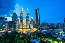 马来西亚羽毛球队险胜中国羽毛球队，斯里坎特关键制胜