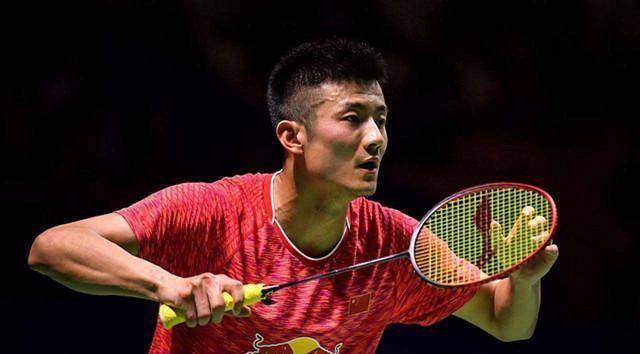 中国羽毛球队逆转丹麦羽毛球队，谌龙绝境逆转