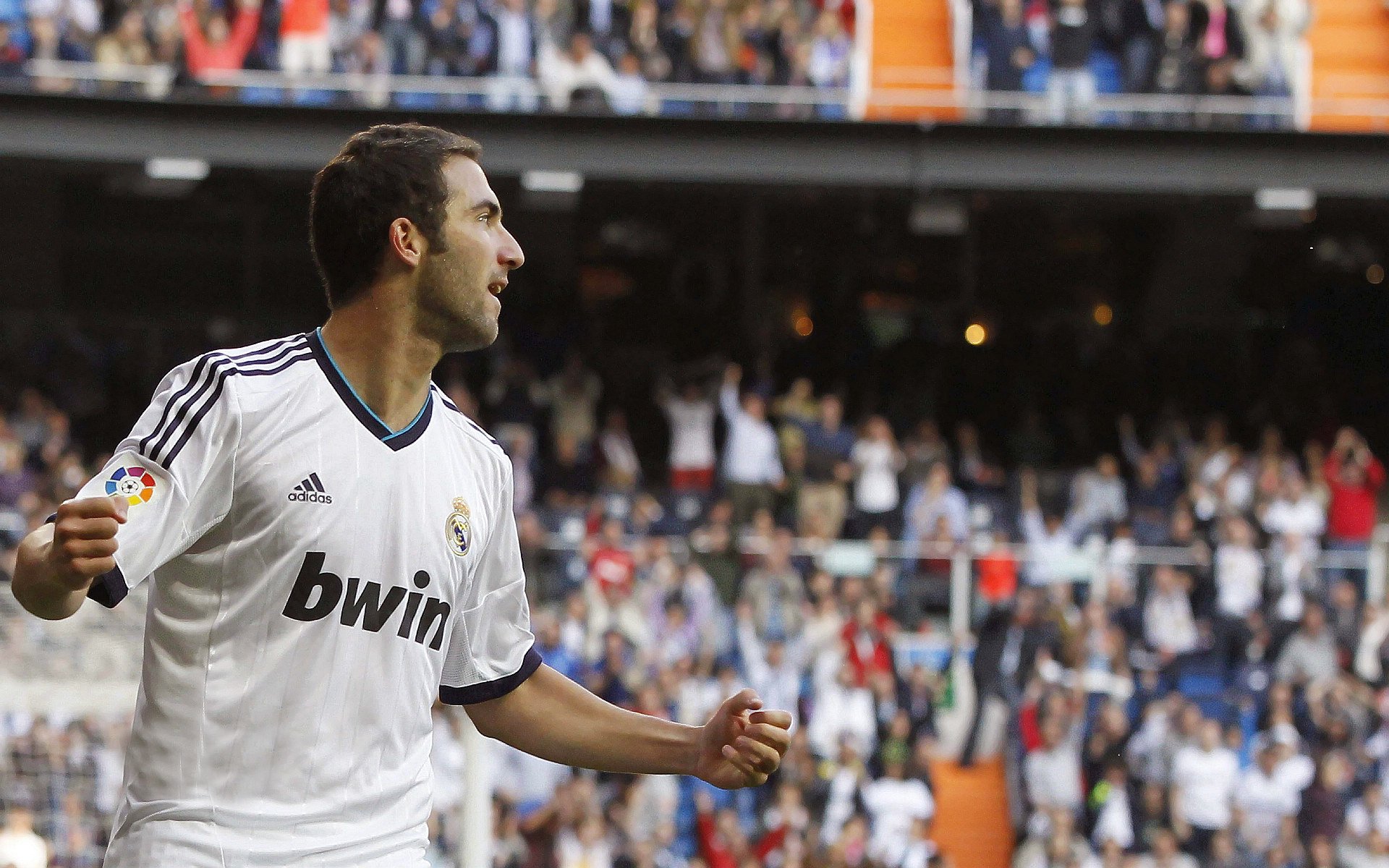 开云体育官网-跨界接管，当黄蜂的寒意吹向欧冠决赛